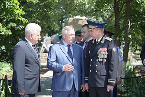 Фото-к-тексту-Василий-Голубев-почтил-память-защитников-рубежей-Отечества_