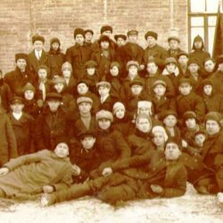 Комсомольцы – участники курсов по проведению коллективизации. Февраль 1930 года, ст. Старочеркасская.