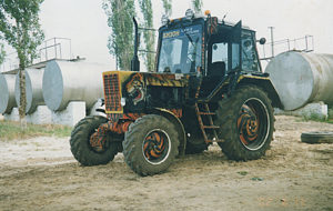 Трактор МТЗ-80, который механизатор ООО «Грушевское» Михаил Лихонин получил в 2002 году в качестве приза за победу в ралли «Бизон – Трек-Шоу».