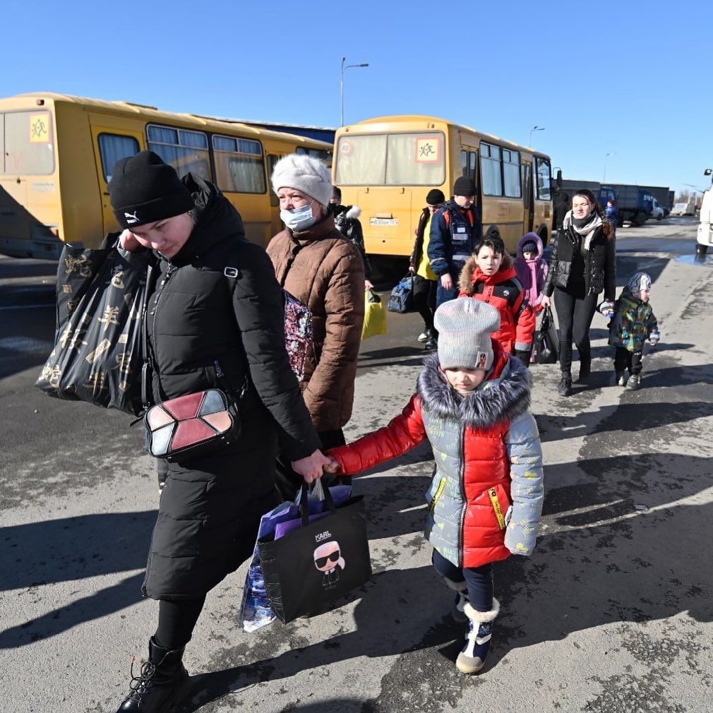 В Аксае появился пункт сбора гуманитарной помощи для эвакуированных жителей  Донбасса | Газета Победа Аксай